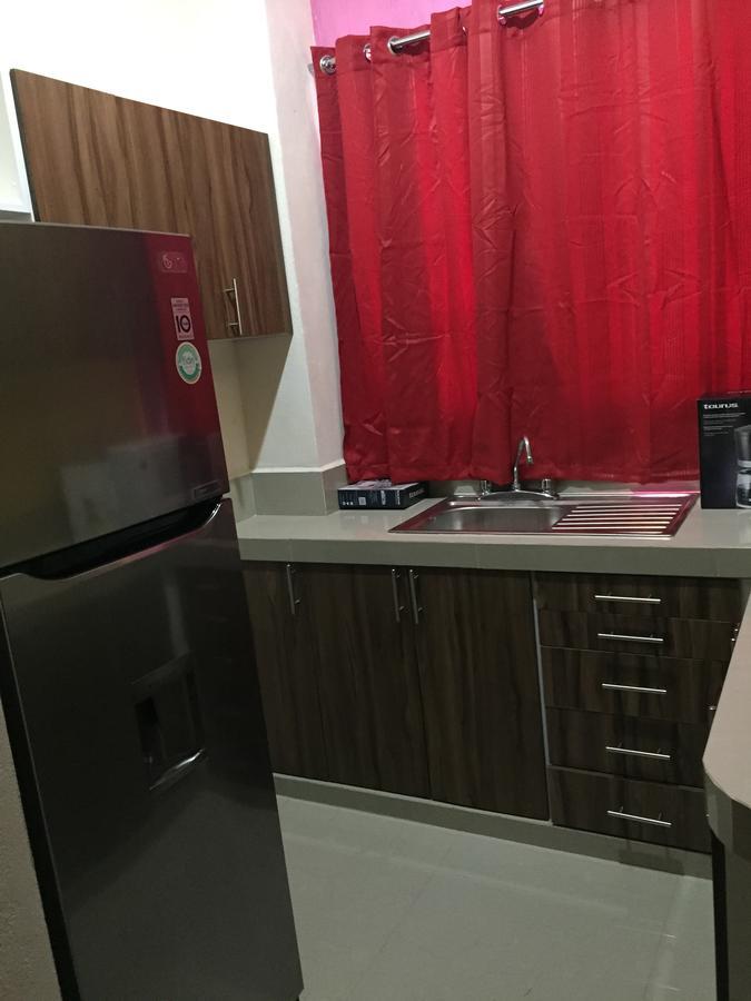 קנקון Hotel Suites La Roca מראה חיצוני תמונה